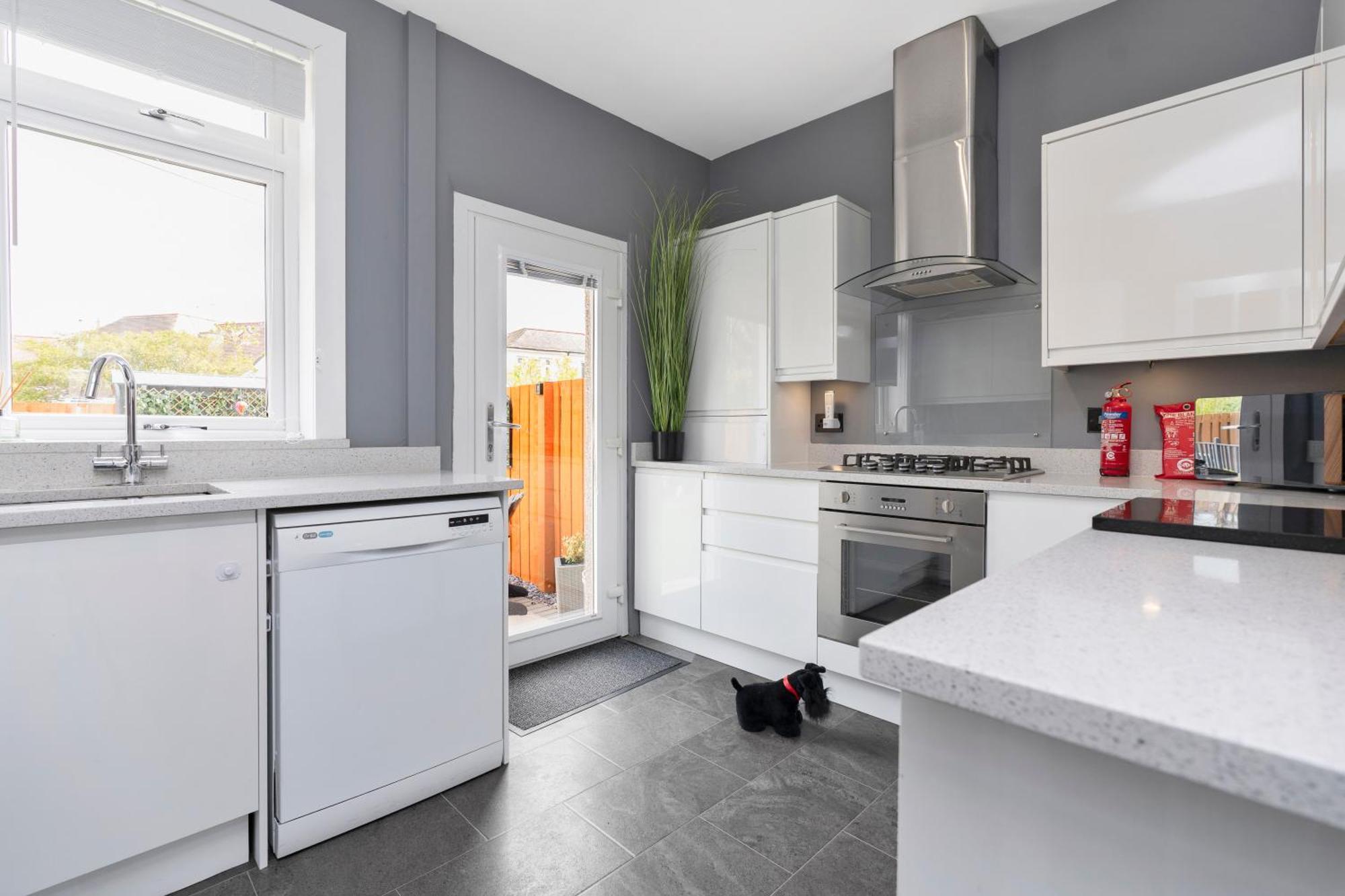 Crewe Apartment - 2 Bed, Free Off Street Parking And Private Garden Edinburgh Ngoại thất bức ảnh
