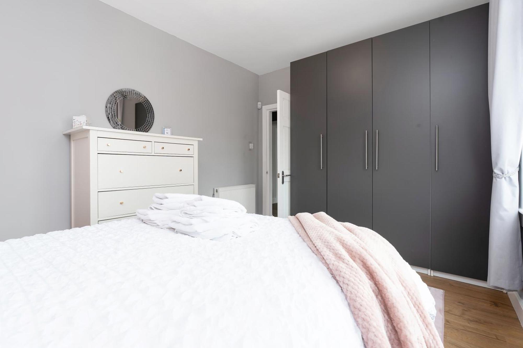 Crewe Apartment - 2 Bed, Free Off Street Parking And Private Garden Edinburgh Ngoại thất bức ảnh