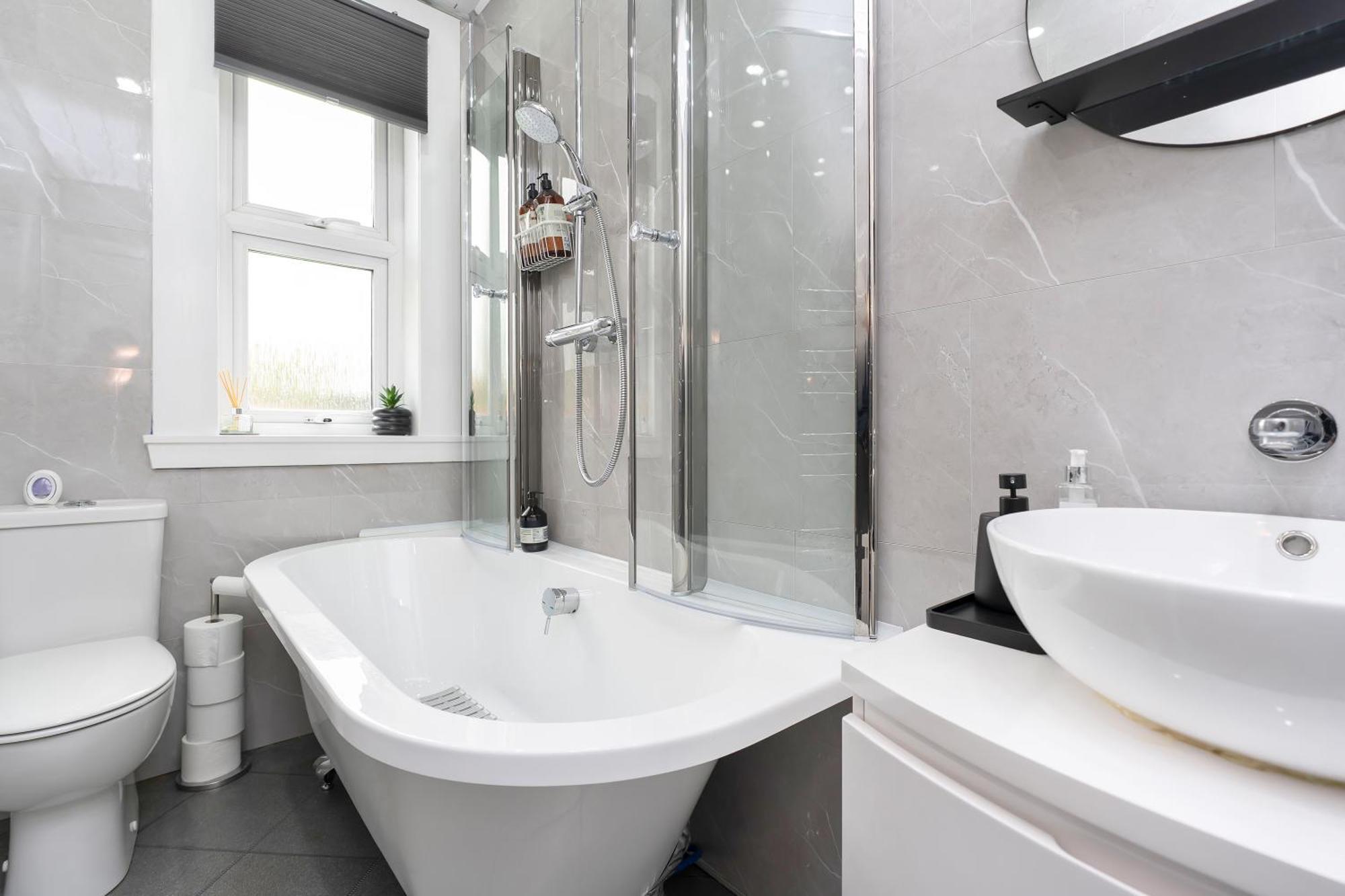 Crewe Apartment - 2 Bed, Free Off Street Parking And Private Garden Edinburgh Ngoại thất bức ảnh